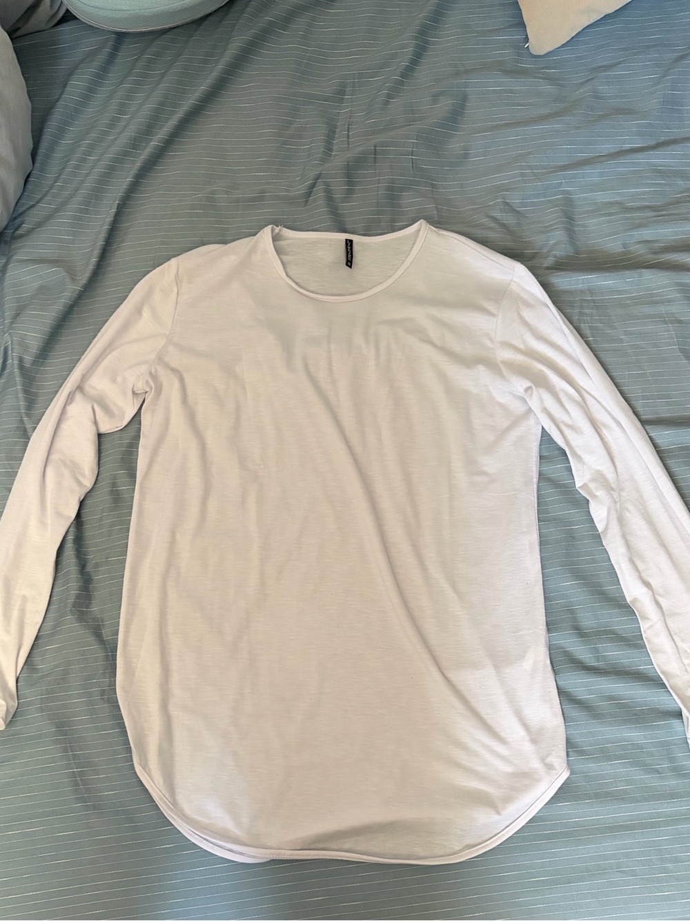 Men’s White Fitted Long Length Long Sleeve Shirt